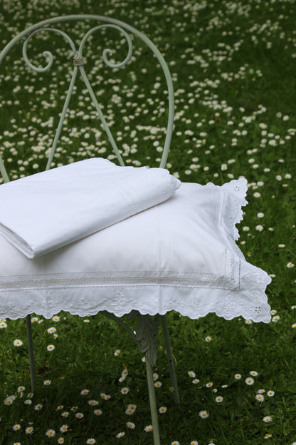 Mia Scalloped Embroidered Sheet Set